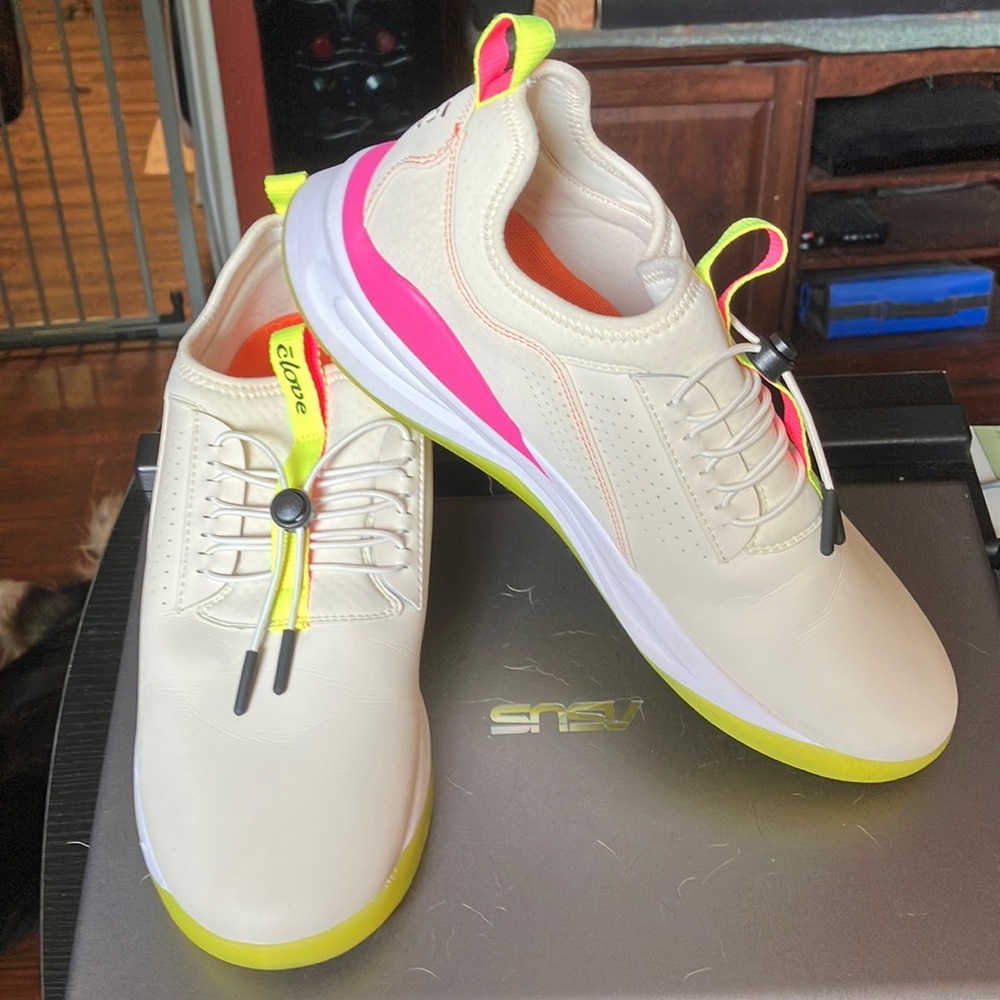 Clove Shoes sz 12 W / 10.5 M Waterproof off wht w/ pink & chartreuse trim in EUC